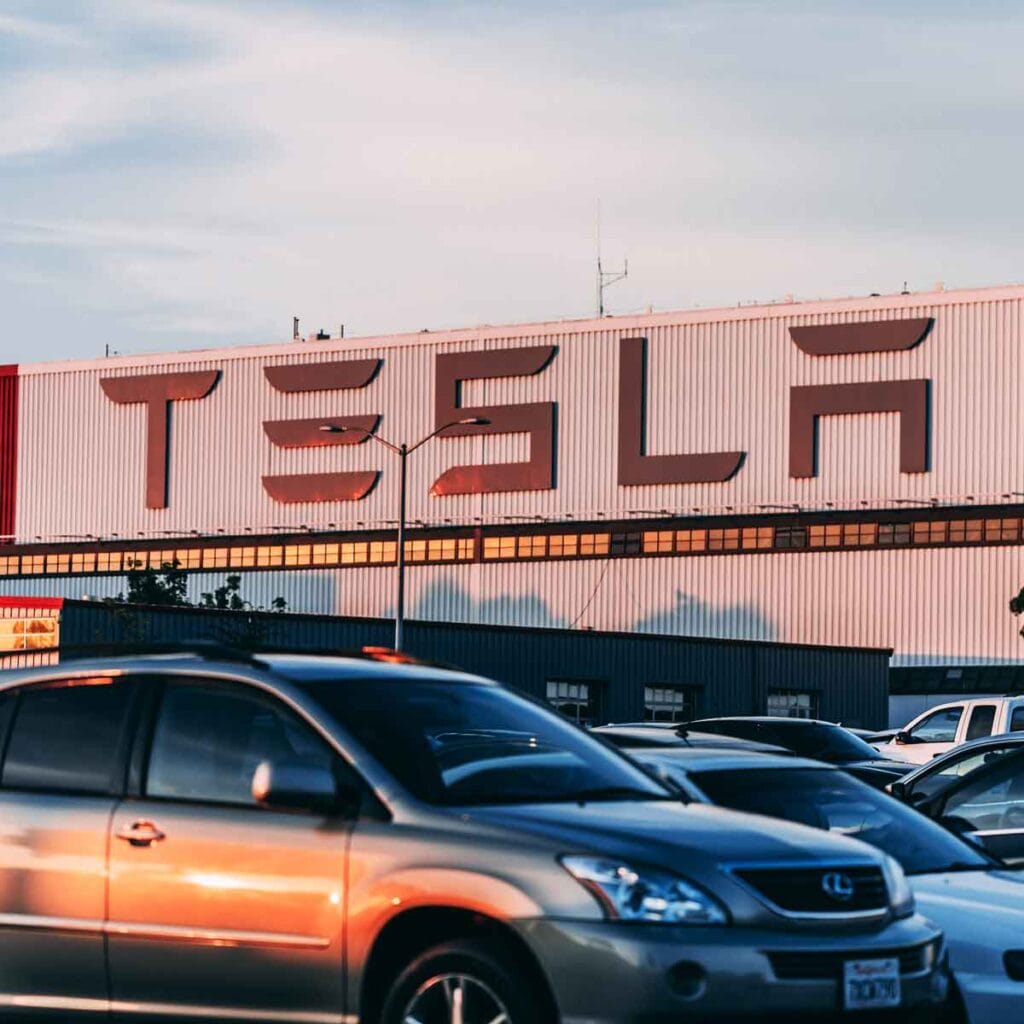 Tesla´s organizational culture and its characteristics.